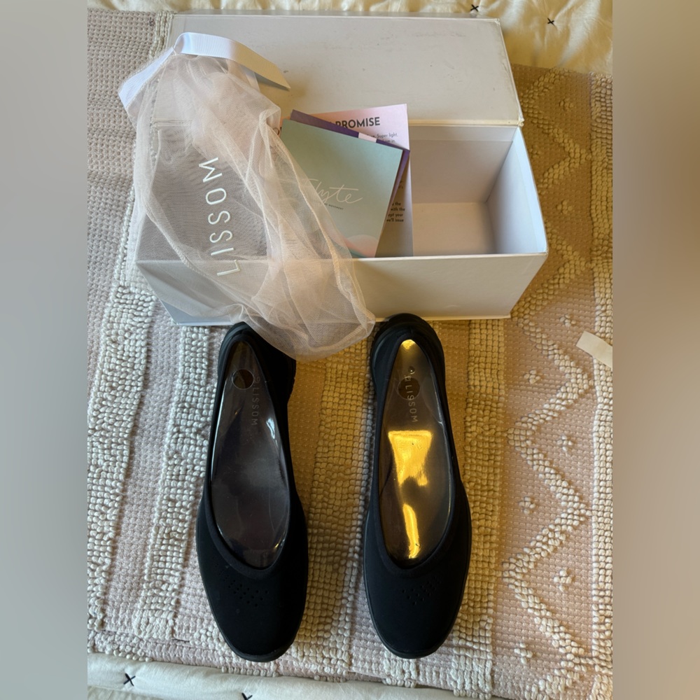LISSOM Flyte Black with Black Soles Slip-On Comfort Ballet Flats| Size: 10